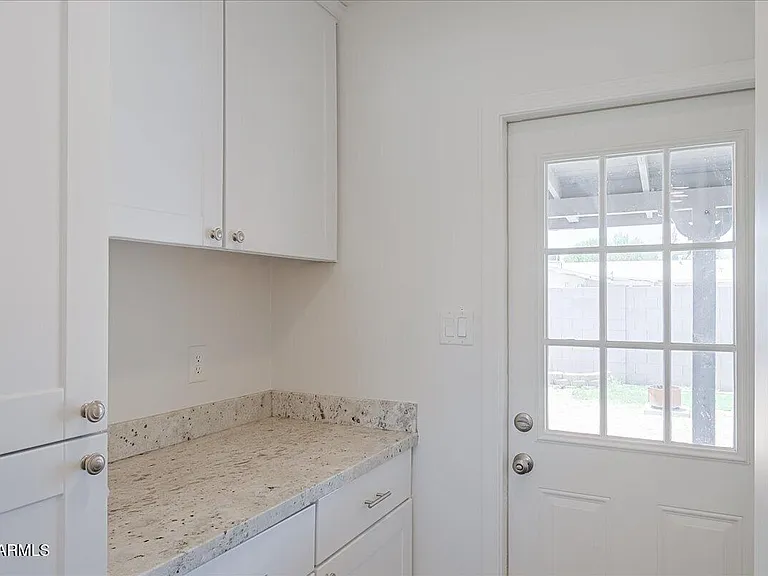 536 N Cheri Lynn Dr — Photo 14