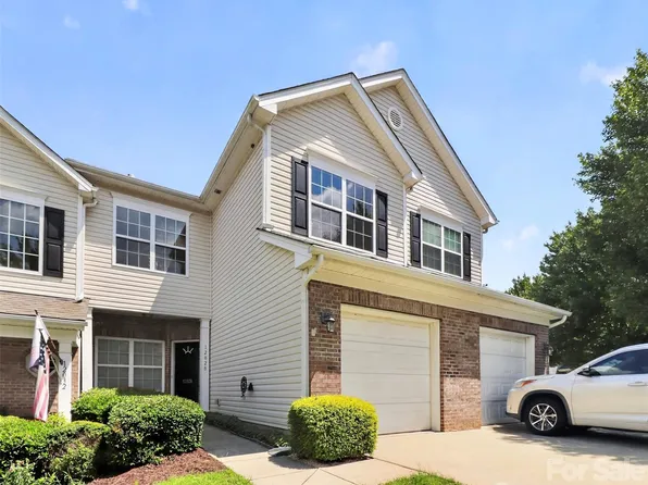 12028 Stratfield Place Cir, Pineville, NC 28134