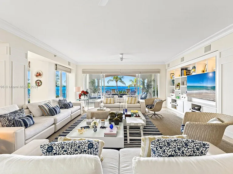 5221 Fisher Island Dr #5221 — Photo 8