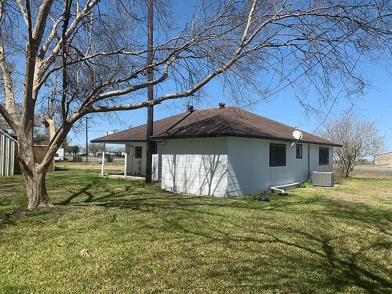 10704 State Highway 185 S — Photo 69