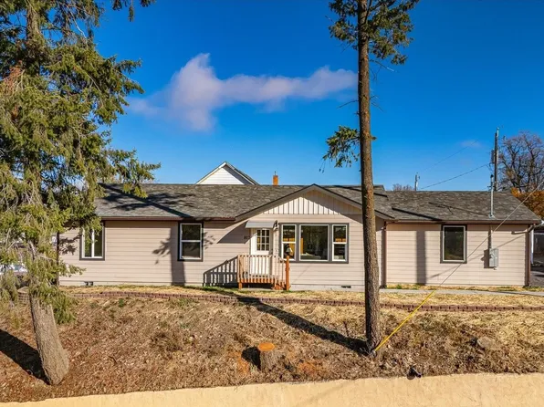 817 Park St, Davenport, WA 99122