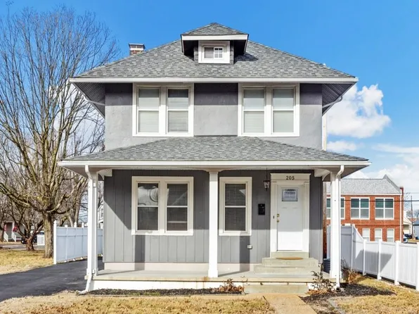 205 S 4th St, Dupo, IL 62239