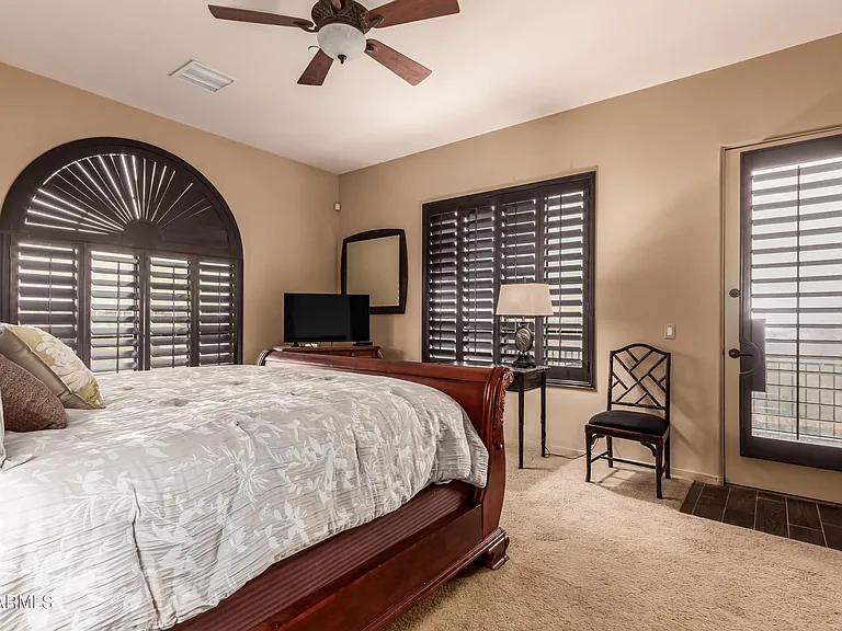 36138 N Summit Dr — Photo 32