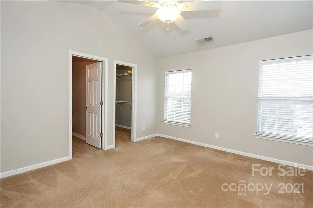 2 bed, 2.5 bath, 1600 sqft, $1,824 — Photo 4