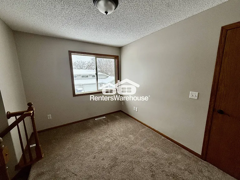 6762 Gretchen Ct N — Photo 6