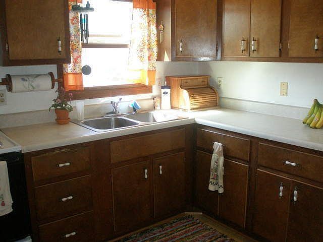 2nd image of 1204 Fairmeadows Rd