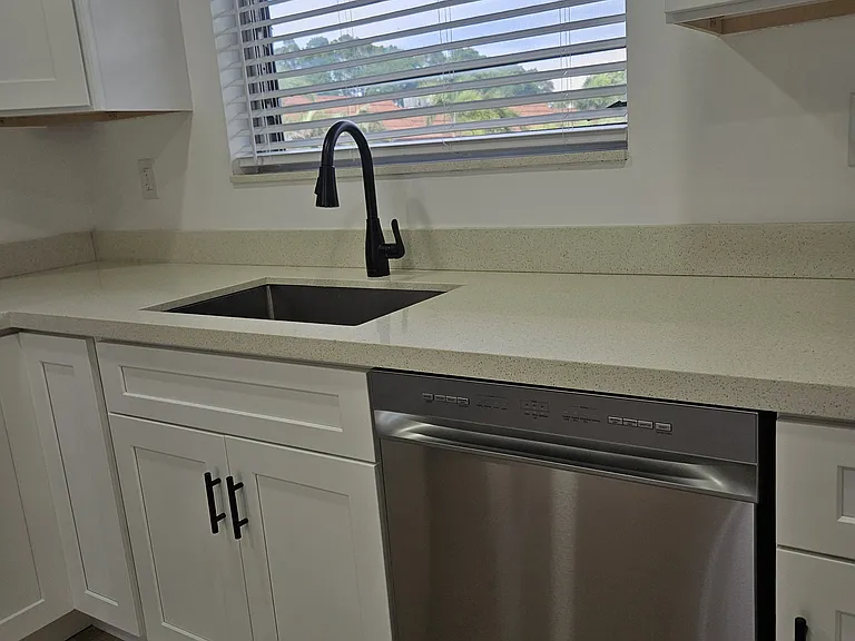 630 Southwind Cir #12 — Photo 2