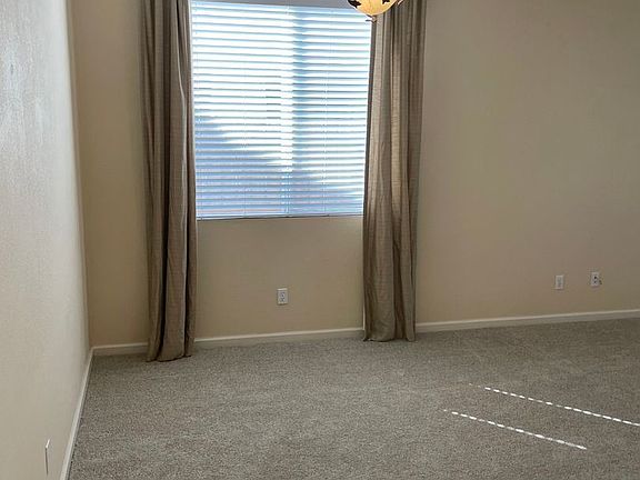 5th image of 1725 Mockingbird St