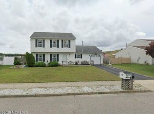 938 Columbus Dr, Brick, NJ 08724