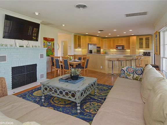 5th image of 1590 Gracewood Ln