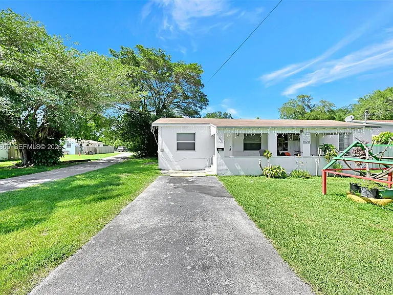 555 NW 90th St #EL — Photo 33