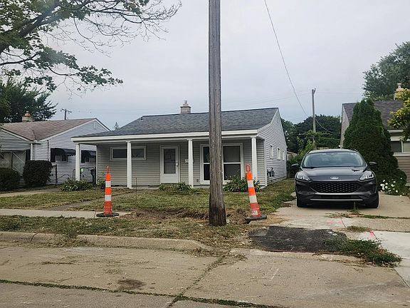 2nd image of 23122 Crossley Ave