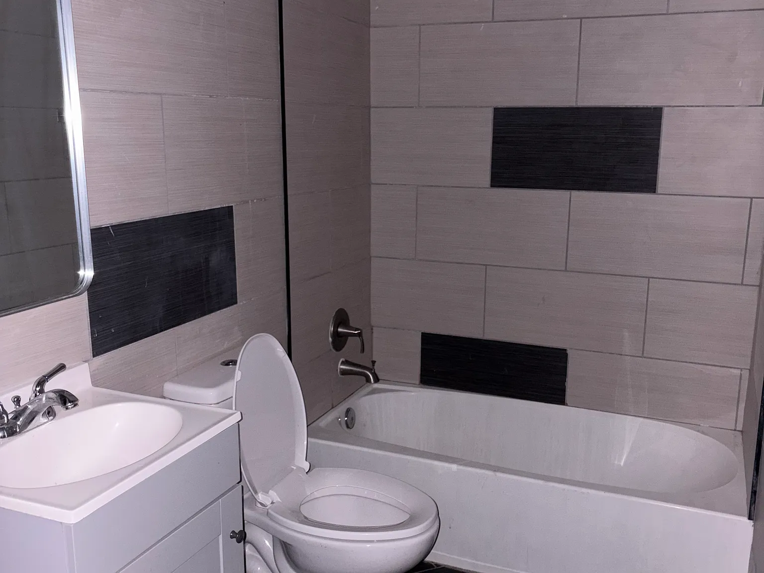 3 bed, 1300 sqft, $2,150 — Photo 4