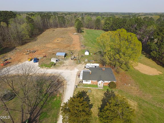 2nd image of 2917 Redwood Rd