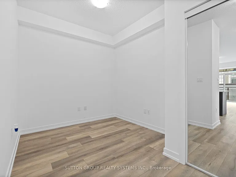 470 Dundas St E #617 — Photo 11