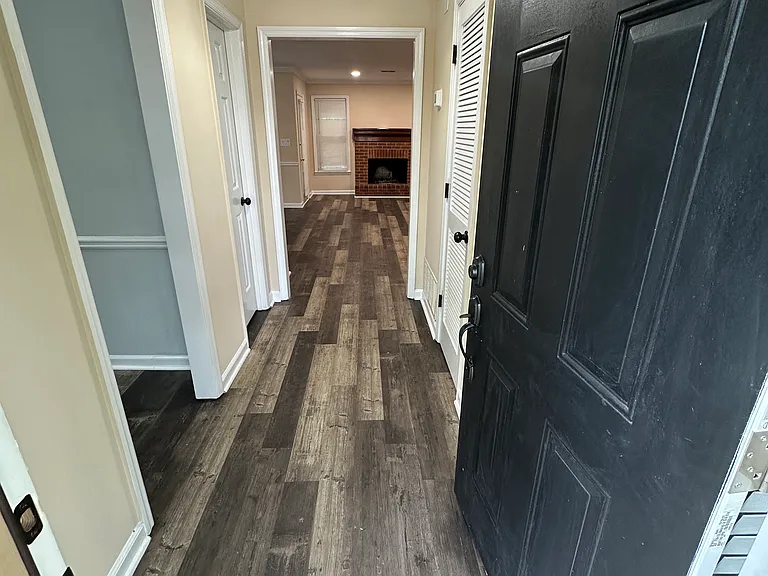 1414 Old Virginia Ct SE — Photo 3