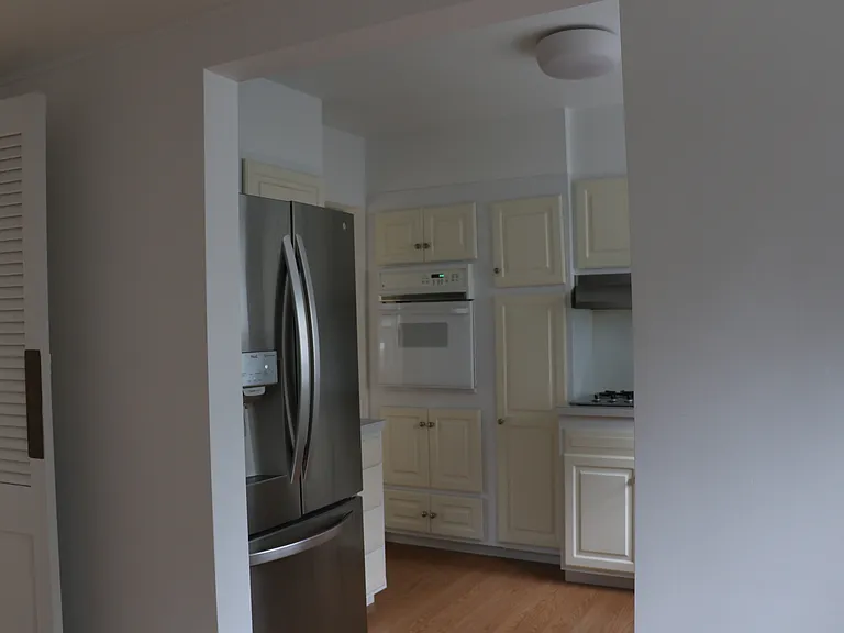 221 Green Ave #LWR — Photo 5