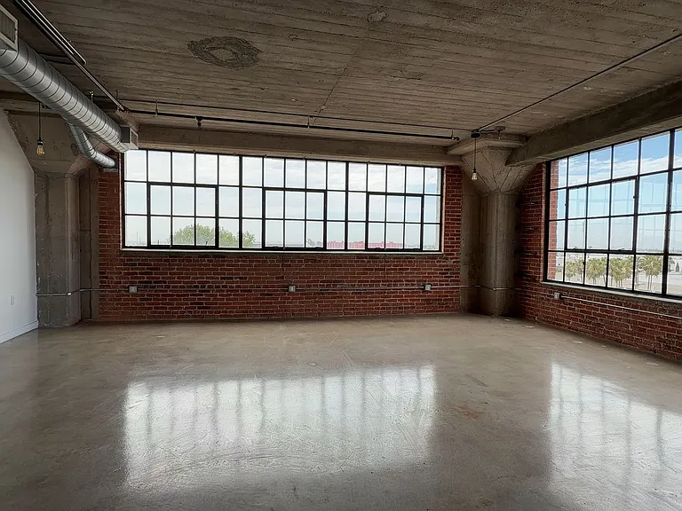 The Walnut Building — Photo 10