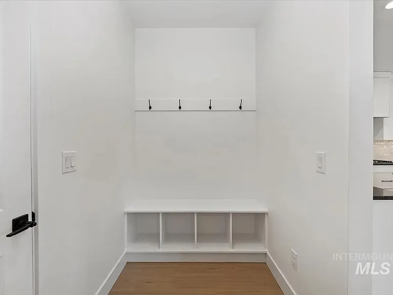 404 Hidden Mill Ct — Photo 34