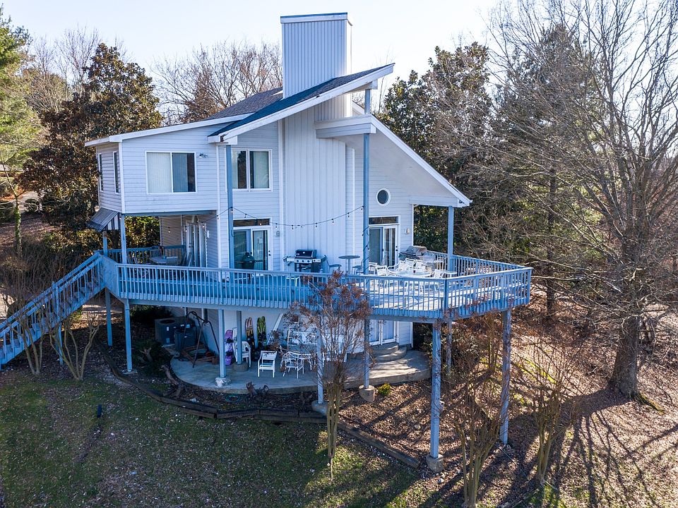 1st image of 120 Crestfield Cir