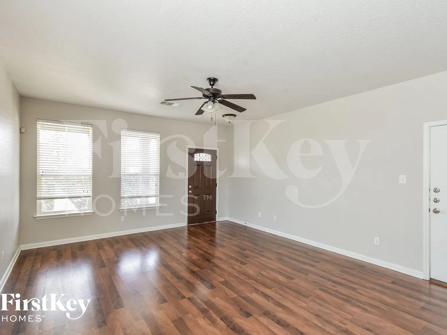 4 bed, 2.5 bath, 2449 sqft, $2,530 — Photo 2