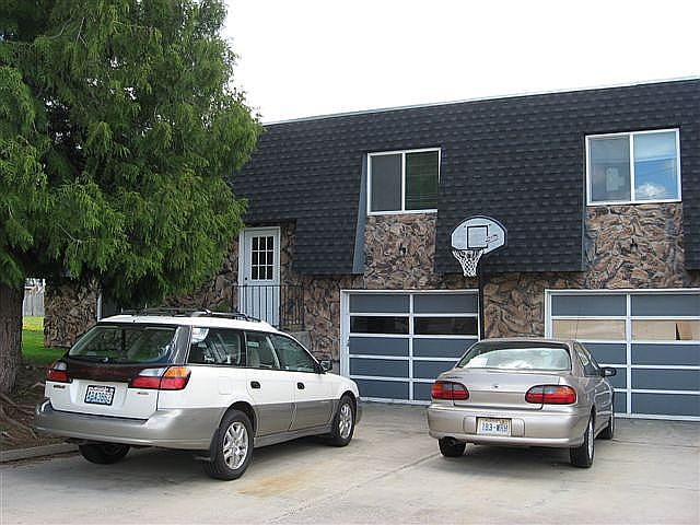 Building Photo 4