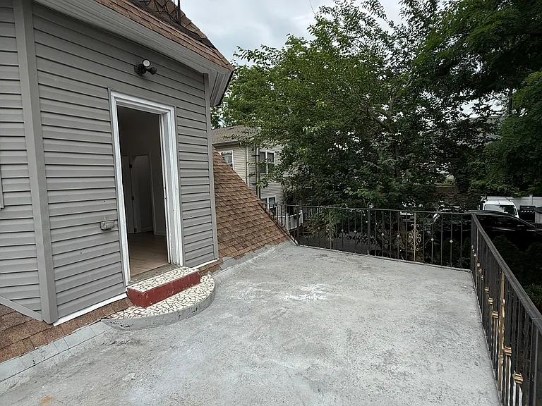 12 Cedar Pl #2 — Photo 4