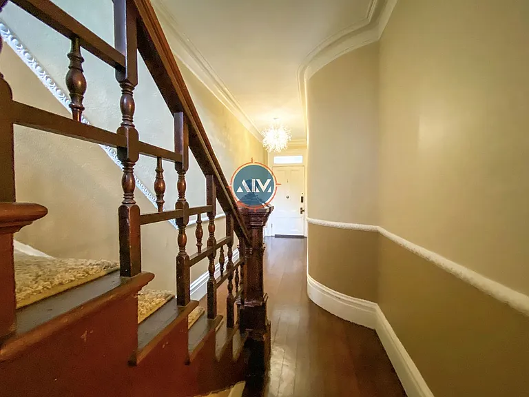 208 E Taylor St — Photo 25