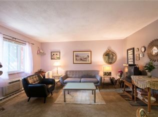 908 Boston Neck Rd APT 9, Narragansett, RI 02882