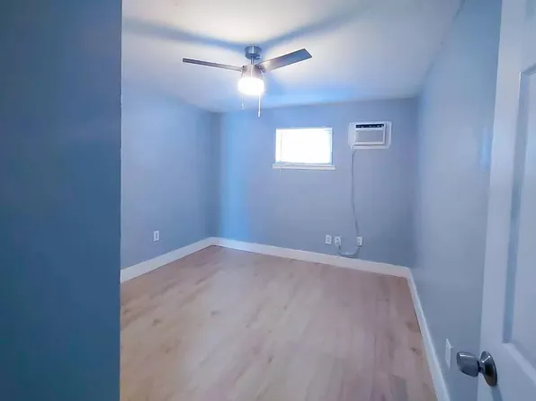 615 Yucca St APT 4, San Antonio, TX 78220