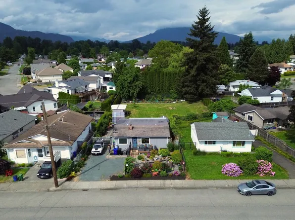 45573 Wellington Ave, Chilliwack, BC V2P 2E8
