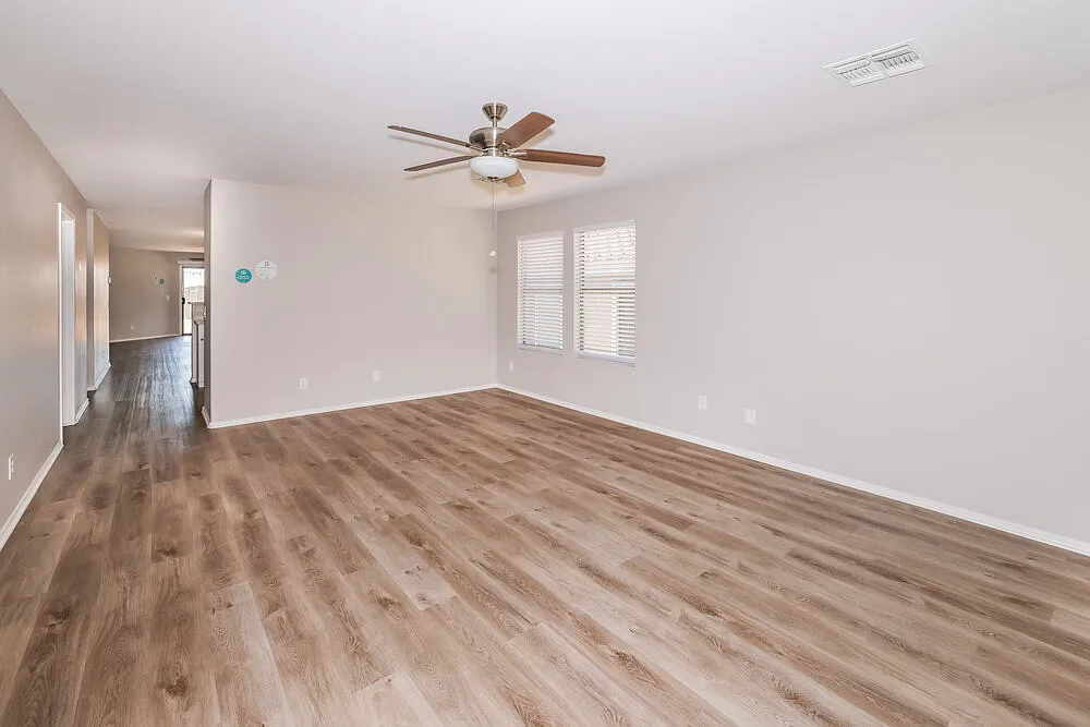 4 bed, 2.0 bath, 1918 sqft, $2,285 — Photo 4
