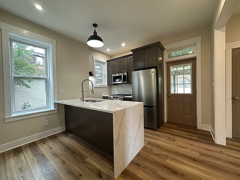 242 E 2nd St #1 — Photo 16