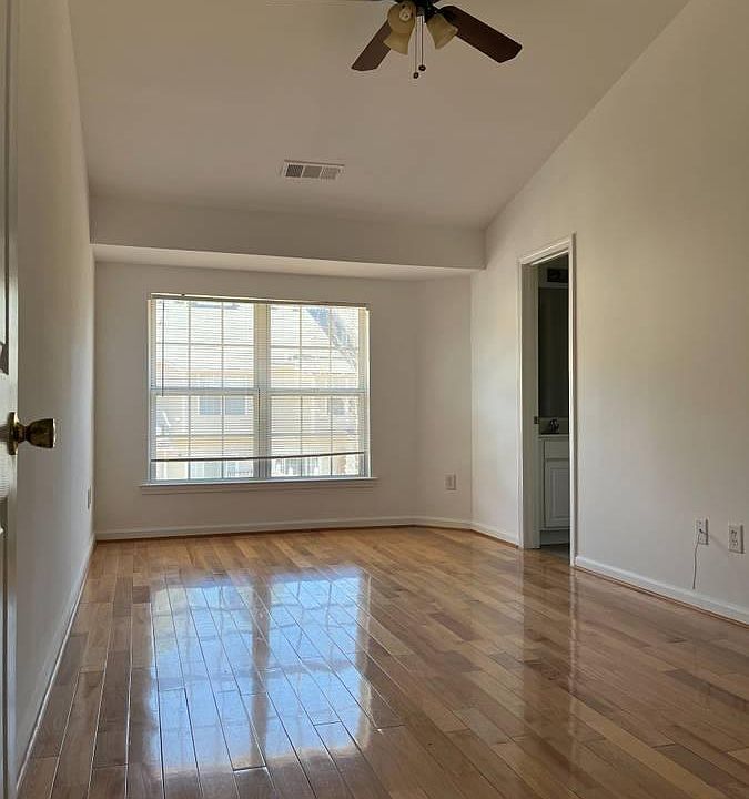 1st image of 3271 Hidden Cove Cir