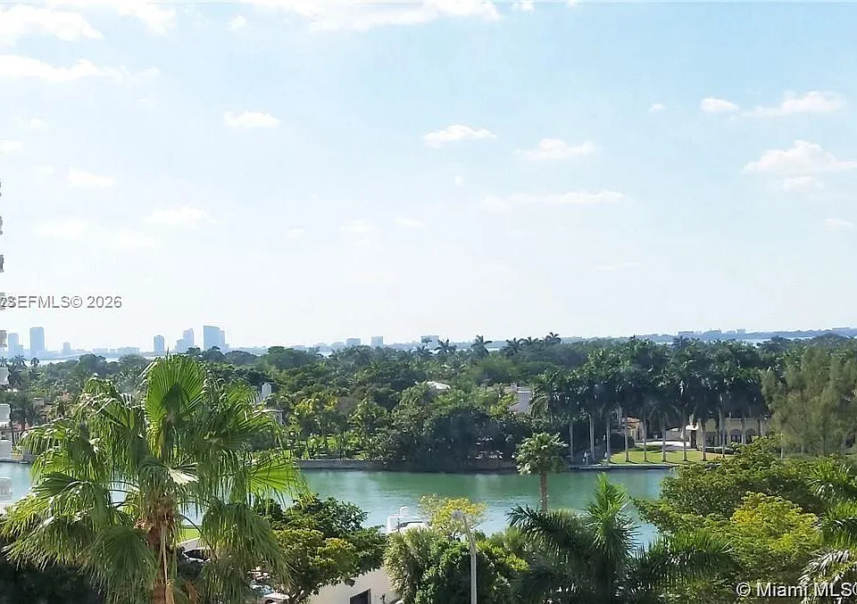 5555 Collins Ave #7T