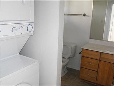 5th image of 702 Broadway Blvd SE APT 12
