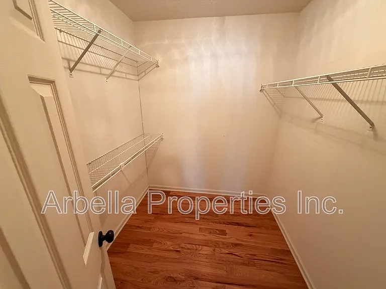 215 Radford Dr — Photo 11