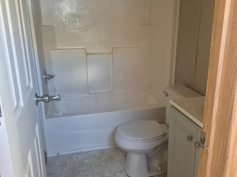5318 Edgewater Dr — Photo 3