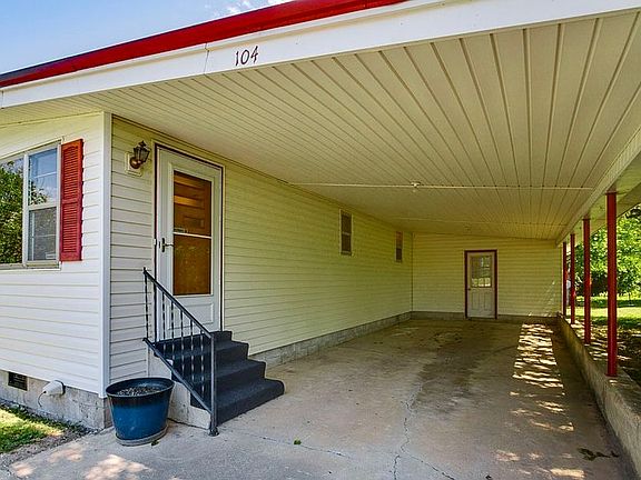 2nd image of 104 Moreland Dr