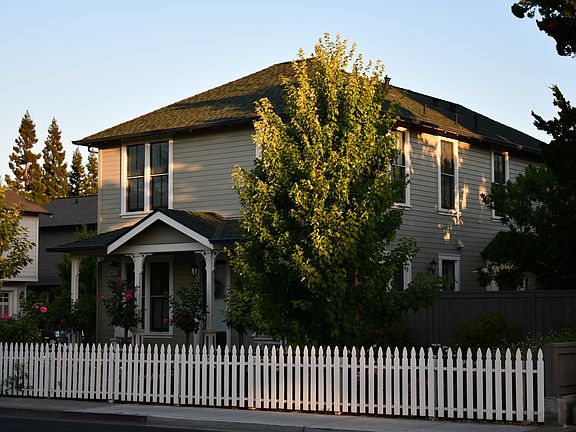2nd image of 843 W Spain St
