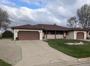 2409 N Berkshire Dr, Saginaw, MI 48603