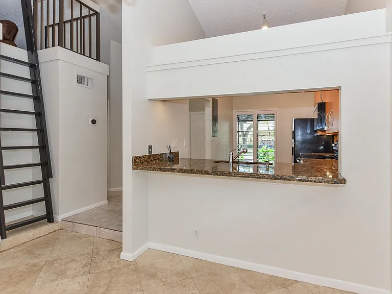 1400 NW 9th Ave #B-8 — Photo 14