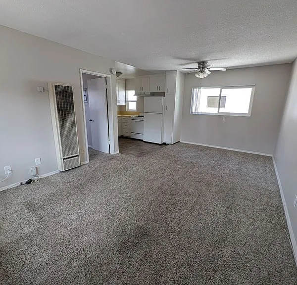 2000 Carnegie Ln #B — Photo 2