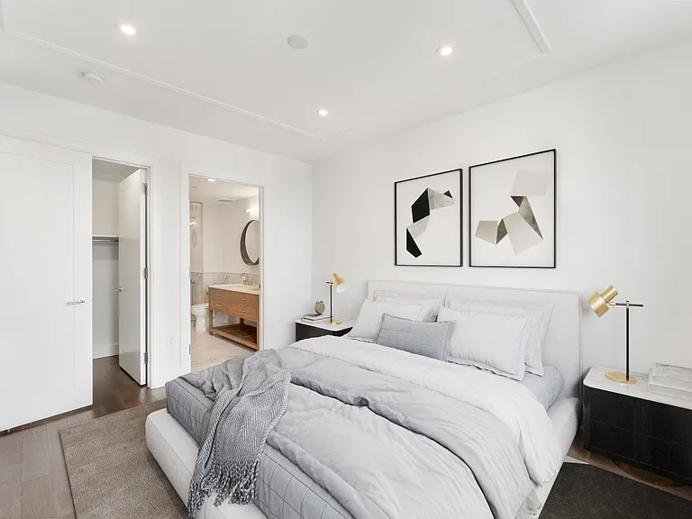 372 9th Luxury Rentals — Photo 10