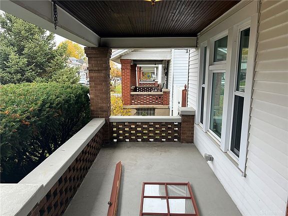 3rd image of 534 Santa Cruz Ave