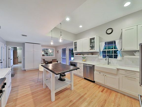 3rd image of 1791 Bayside Blvd