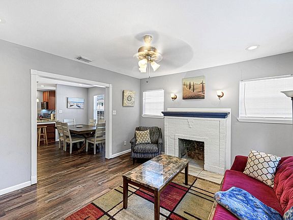 4th image of 4206 Walker St