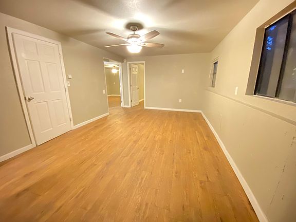 4th image of 2786 W Yale Ave #B