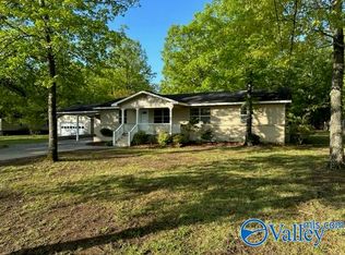 524 Diversey St, Rainbow City, AL 35906