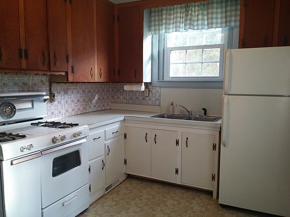 4th image of 3401 Bellevue Ave